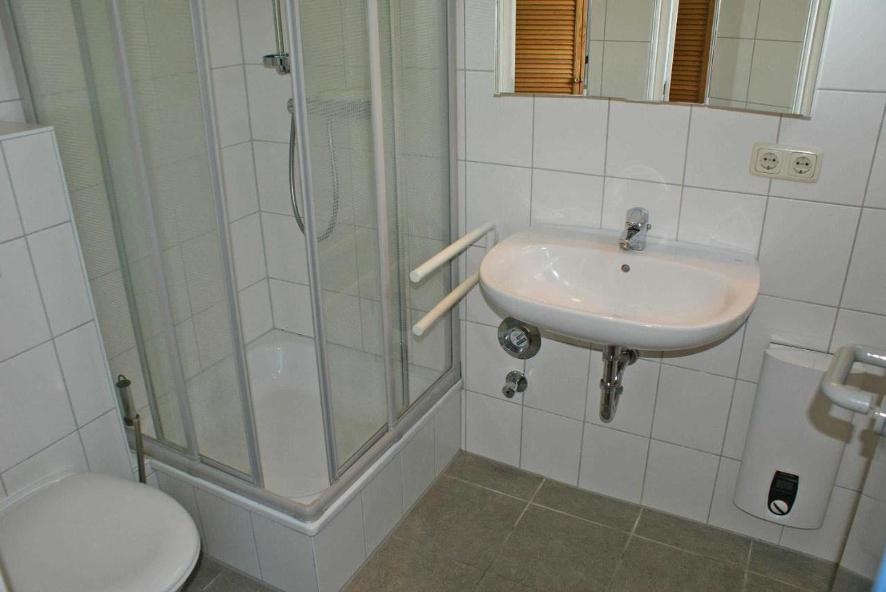 Zeltdachhaus Mit Wlan Und Zaun Villa Damp Exterior photo